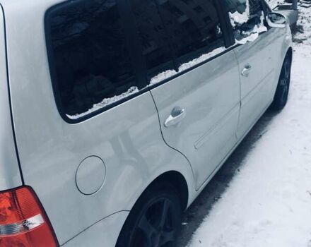 Серый Фольксваген Туран, объемом двигателя 2 л и пробегом 130 тыс. км за 6100 $, фото 3 на Automoto.ua