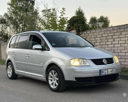 Сірий Фольксваген Туран, об'ємом двигуна 2 л та пробігом 250 тис. км за 3514 $, фото 2 на Automoto.ua