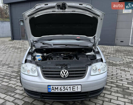 Сірий Фольксваген Туран, об'ємом двигуна 1.6 л та пробігом 307 тис. км за 4900 $, фото 62 на Automoto.ua