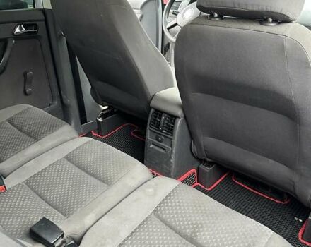 Серый Фольксваген Туран, объемом двигателя 1.6 л и пробегом 338 тыс. км за 5500 $, фото 12 на Automoto.ua