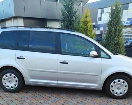 Серый Фольксваген Туран, объемом двигателя 1.6 л и пробегом 220 тыс. км за 5550 $, фото 40 на Automoto.ua