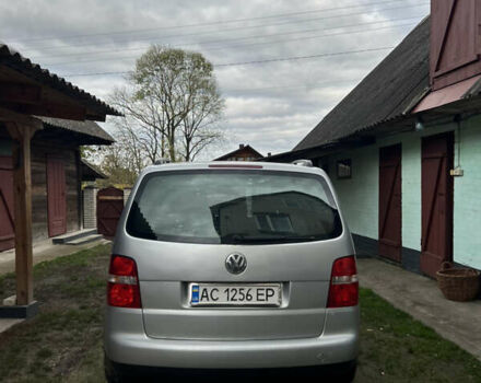 Серый Фольксваген Туран, объемом двигателя 1.9 л и пробегом 306 тыс. км за 5800 $, фото 4 на Automoto.ua