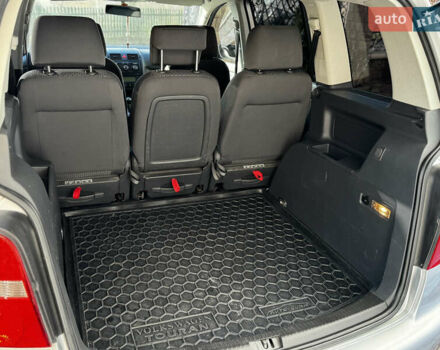 Серый Фольксваген Туран, объемом двигателя 1.9 л и пробегом 205 тыс. км за 5600 $, фото 26 на Automoto.ua