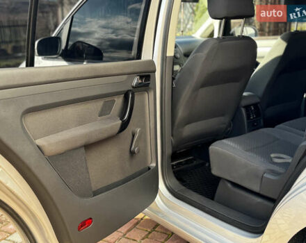 Серый Фольксваген Туран, объемом двигателя 1.9 л и пробегом 205 тыс. км за 5600 $, фото 19 на Automoto.ua