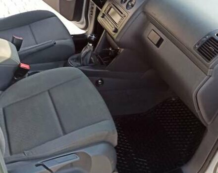 Серый Фольксваген Туран, объемом двигателя 1.6 л и пробегом 260 тыс. км за 5500 $, фото 3 на Automoto.ua