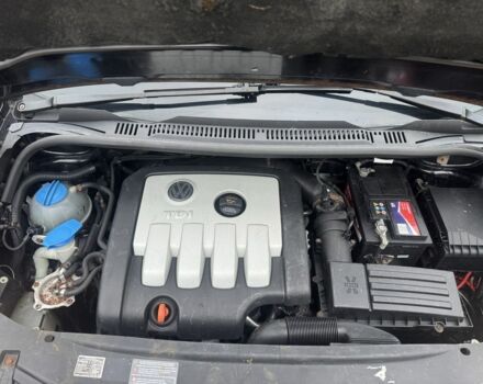 Серый Фольксваген Туран, объемом двигателя 2 л и пробегом 250 тыс. км за 3550 $, фото 23 на Automoto.ua