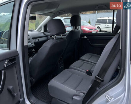 Сірий Фольксваген Туран, об'ємом двигуна 1.6 л та пробігом 307 тис. км за 4900 $, фото 30 на Automoto.ua