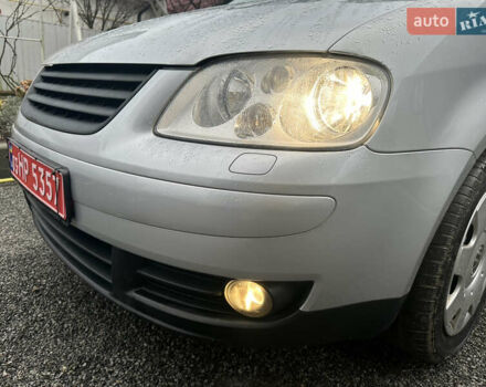 Серый Фольксваген Туран, объемом двигателя 1.6 л и пробегом 151 тыс. км за 4999 $, фото 1 на Automoto.ua