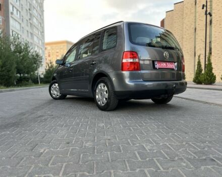 Сірий Фольксваген Туран, об'ємом двигуна 1.6 л та пробігом 208 тис. км за 6200 $, фото 1 на Automoto.ua