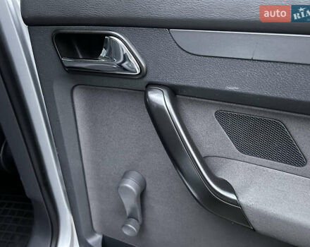 Сірий Фольксваген Туран, об'ємом двигуна 1.6 л та пробігом 307 тис. км за 4900 $, фото 43 на Automoto.ua