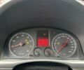 Серый Фольксваген Туран, объемом двигателя 1.6 л и пробегом 338 тыс. км за 5500 $, фото 20 на Automoto.ua