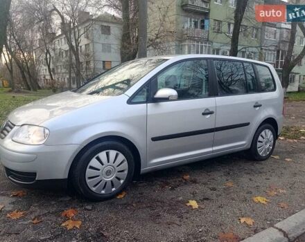 Серый Фольксваген Туран, объемом двигателя 1.6 л и пробегом 230 тыс. км за 5995 $, фото 3 на Automoto.ua