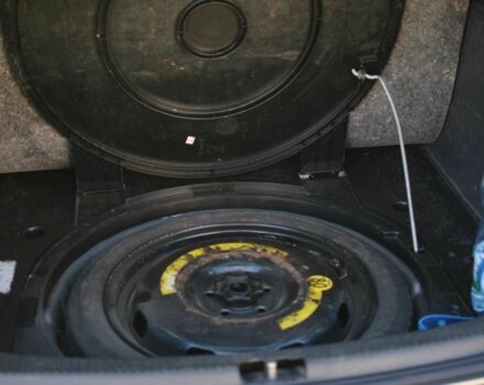 Серый Фольксваген Туран, объемом двигателя 2 л и пробегом 370 тыс. км за 4950 $, фото 22 на Automoto.ua