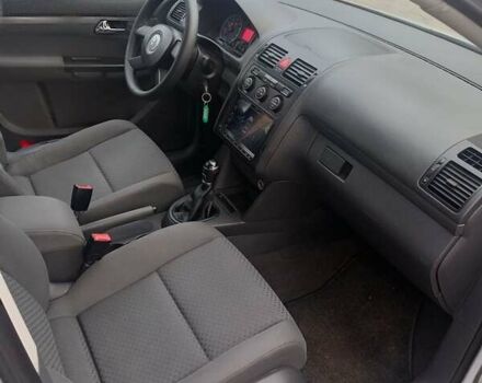 Серый Фольксваген Туран, объемом двигателя 1.6 л и пробегом 230 тыс. км за 5995 $, фото 10 на Automoto.ua