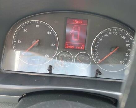 Серый Фольксваген Туран, объемом двигателя 1.9 л и пробегом 224 тыс. км за 6100 $, фото 13 на Automoto.ua