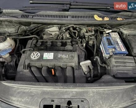 Серый Фольксваген Туран, объемом двигателя 2 л и пробегом 214 тыс. км за 6600 $, фото 22 на Automoto.ua