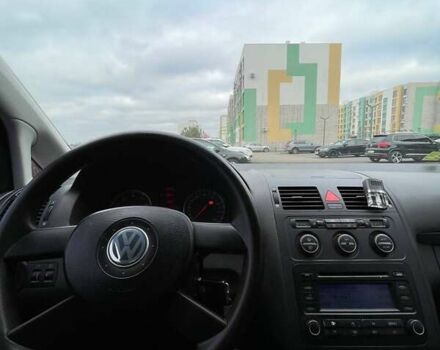 Серый Фольксваген Туран, объемом двигателя 2 л и пробегом 296 тыс. км за 4999 $, фото 37 на Automoto.ua