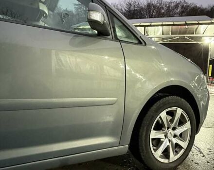 Серый Фольксваген Туран, объемом двигателя 2 л и пробегом 214 тыс. км за 6600 $, фото 12 на Automoto.ua