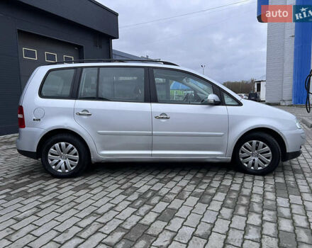 Сірий Фольксваген Туран, об'ємом двигуна 1.6 л та пробігом 307 тис. км за 4900 $, фото 8 на Automoto.ua