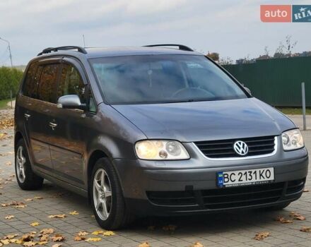 Серый Фольксваген Туран, объемом двигателя 2 л и пробегом 330 тыс. км за 5300 $, фото 2 на Automoto.ua