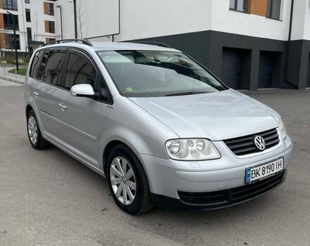 Серый Фольксваген Туран, объемом двигателя 2 л и пробегом 296 тыс. км за 4999 $, фото 4 на Automoto.ua