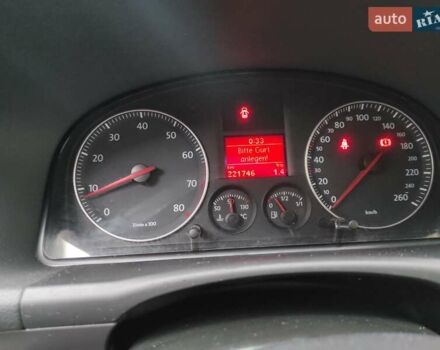 Серый Фольксваген Туран, объемом двигателя 1.6 л и пробегом 220 тыс. км за 5550 $, фото 16 на Automoto.ua