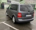 Сірий Фольксваген Туран, об'ємом двигуна 2 л та пробігом 280 тис. км за 6400 $, фото 4 на Automoto.ua