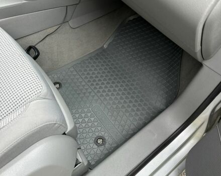 Серый Фольксваген Туран, объемом двигателя 1.6 л и пробегом 2 тыс. км за 6600 $, фото 12 на Automoto.ua