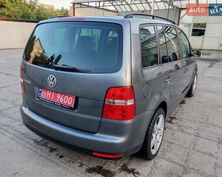 Серый Фольксваген Туран, объемом двигателя 1.6 л и пробегом 220 тыс. км за 6000 $, фото 9 на Automoto.ua