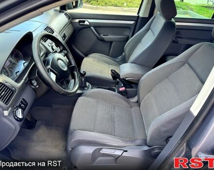 Сірий Фольксваген Туран, об'ємом двигуна 1.6 л та пробігом 239 тис. км за 5400 $, фото 10 на Automoto.ua