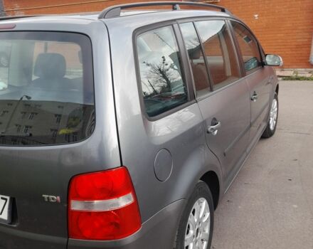 Серый Фольксваген Туран, объемом двигателя 1.9 л и пробегом 350 тыс. км за 2600 $, фото 6 на Automoto.ua