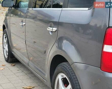 Серый Фольксваген Туран, объемом двигателя 2 л и пробегом 330 тыс. км за 5300 $, фото 9 на Automoto.ua