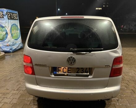 Серый Фольксваген Туран, объемом двигателя 2 л и пробегом 180 тыс. км за 2000 $, фото 4 на Automoto.ua