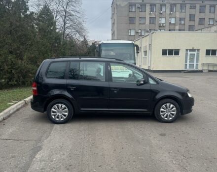 Серый Фольксваген Туран, объемом двигателя 2 л и пробегом 250 тыс. км за 3550 $, фото 4 на Automoto.ua