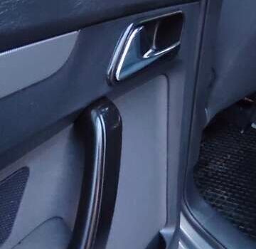 Серый Фольксваген Туран, объемом двигателя 1.9 л и пробегом 254 тыс. км за 5950 $, фото 19 на Automoto.ua