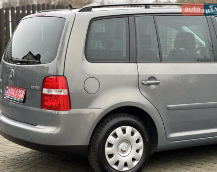 Сірий Фольксваген Туран, об'ємом двигуна 1.6 л та пробігом 173 тис. км за 5900 $, фото 3 на Automoto.ua