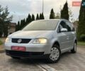 Серый Фольксваген Туран, объемом двигателя 1.6 л и пробегом 217 тыс. км за 6000 $, фото 1 на Automoto.ua