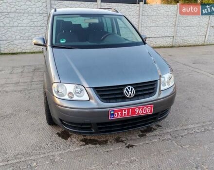 Серый Фольксваген Туран, объемом двигателя 1.6 л и пробегом 220 тыс. км за 6000 $, фото 15 на Automoto.ua