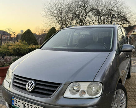 Серый Фольксваген Туран, объемом двигателя 1.9 л и пробегом 380 тыс. км за 4950 $, фото 2 на Automoto.ua