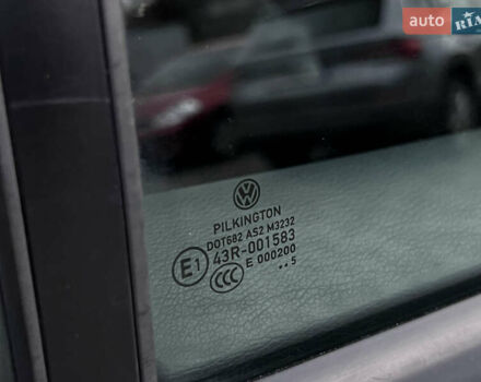 Сірий Фольксваген Туран, об'ємом двигуна 1.6 л та пробігом 307 тис. км за 4900 $, фото 60 на Automoto.ua