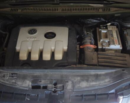 Серый Фольксваген Туран, объемом двигателя 2 л и пробегом 370 тыс. км за 4950 $, фото 23 на Automoto.ua