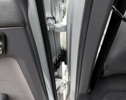 Серый Фольксваген Туран, объемом двигателя 1.6 л и пробегом 213 тыс. км за 6900 $, фото 37 на Automoto.ua