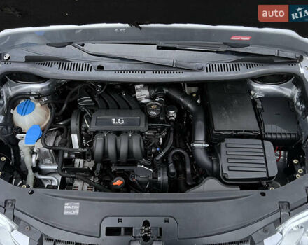 Сірий Фольксваген Туран, об'ємом двигуна 1.6 л та пробігом 307 тис. км за 4900 $, фото 63 на Automoto.ua