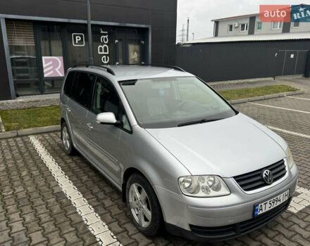 Сірий Фольксваген Туран, об'ємом двигуна 1.6 л та пробігом 262 тис. км за 5500 $, фото 9 на Automoto.ua