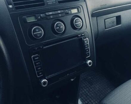 Серый Фольксваген Туран, объемом двигателя 2 л и пробегом 130 тыс. км за 6100 $, фото 6 на Automoto.ua