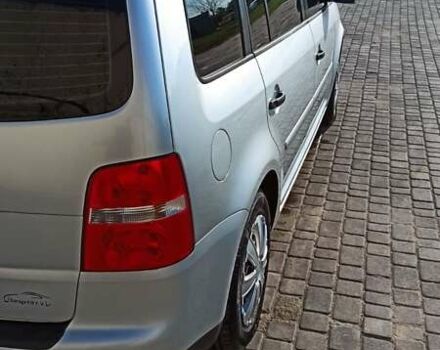 Серый Фольксваген Туран, объемом двигателя 1.6 л и пробегом 260 тыс. км за 5500 $, фото 6 на Automoto.ua