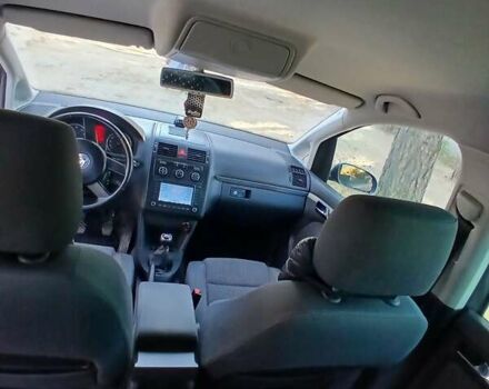 Сірий Фольксваген Туран, об'ємом двигуна 1.6 л та пробігом 235 тис. км за 5900 $, фото 1 на Automoto.ua