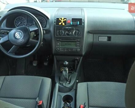 Серый Фольксваген Туран, объемом двигателя 1.6 л и пробегом 260 тыс. км за 5500 $, фото 11 на Automoto.ua