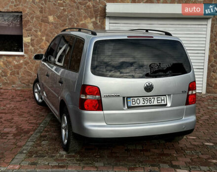Серый Фольксваген Туран, объемом двигателя 1.9 л и пробегом 205 тыс. км за 5600 $, фото 9 на Automoto.ua