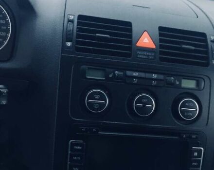 Серый Фольксваген Туран, объемом двигателя 2 л и пробегом 130 тыс. км за 6100 $, фото 12 на Automoto.ua